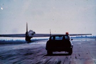 A USAF El Camino chasing down a recovering U-2. (Author unknown)